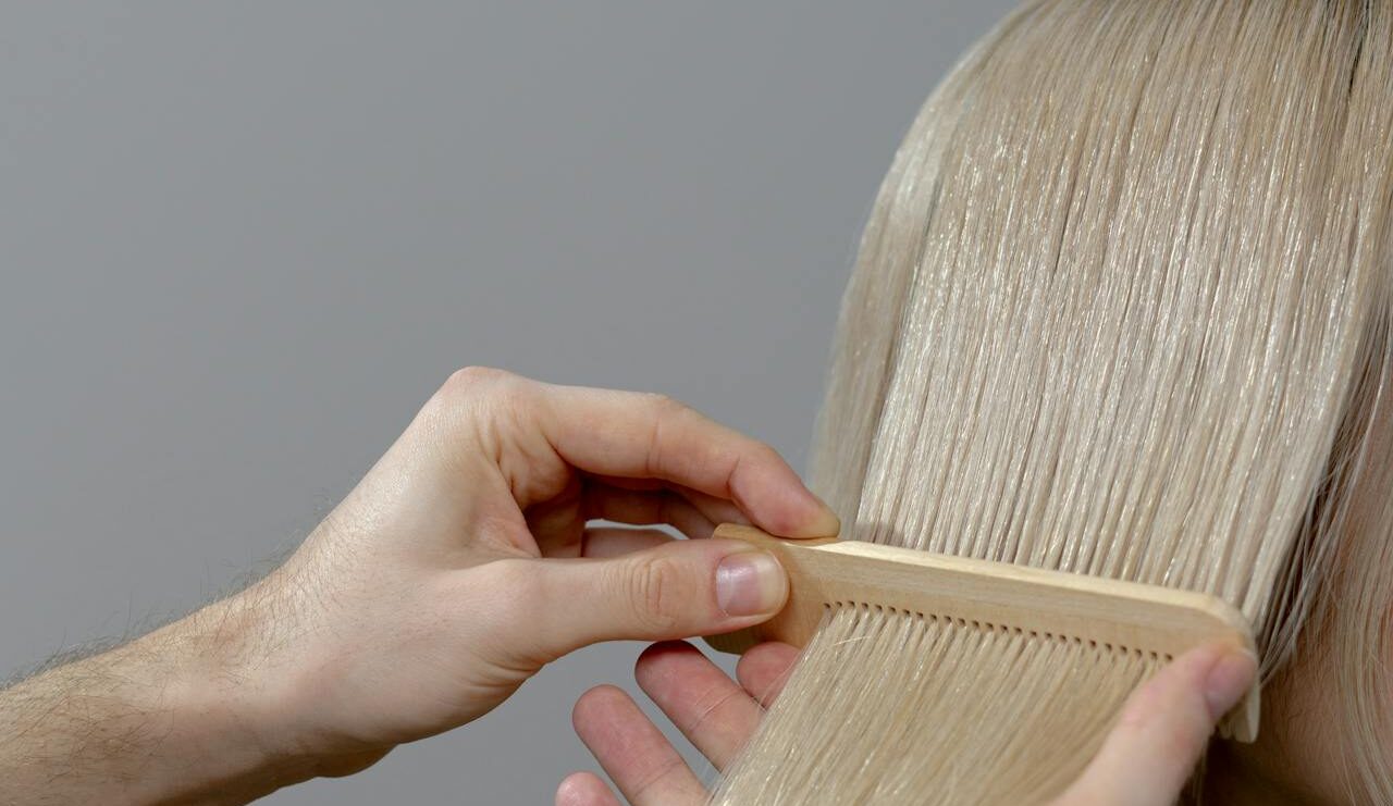 Come ottenere capelli sani e lucenti: i consigli di Steel