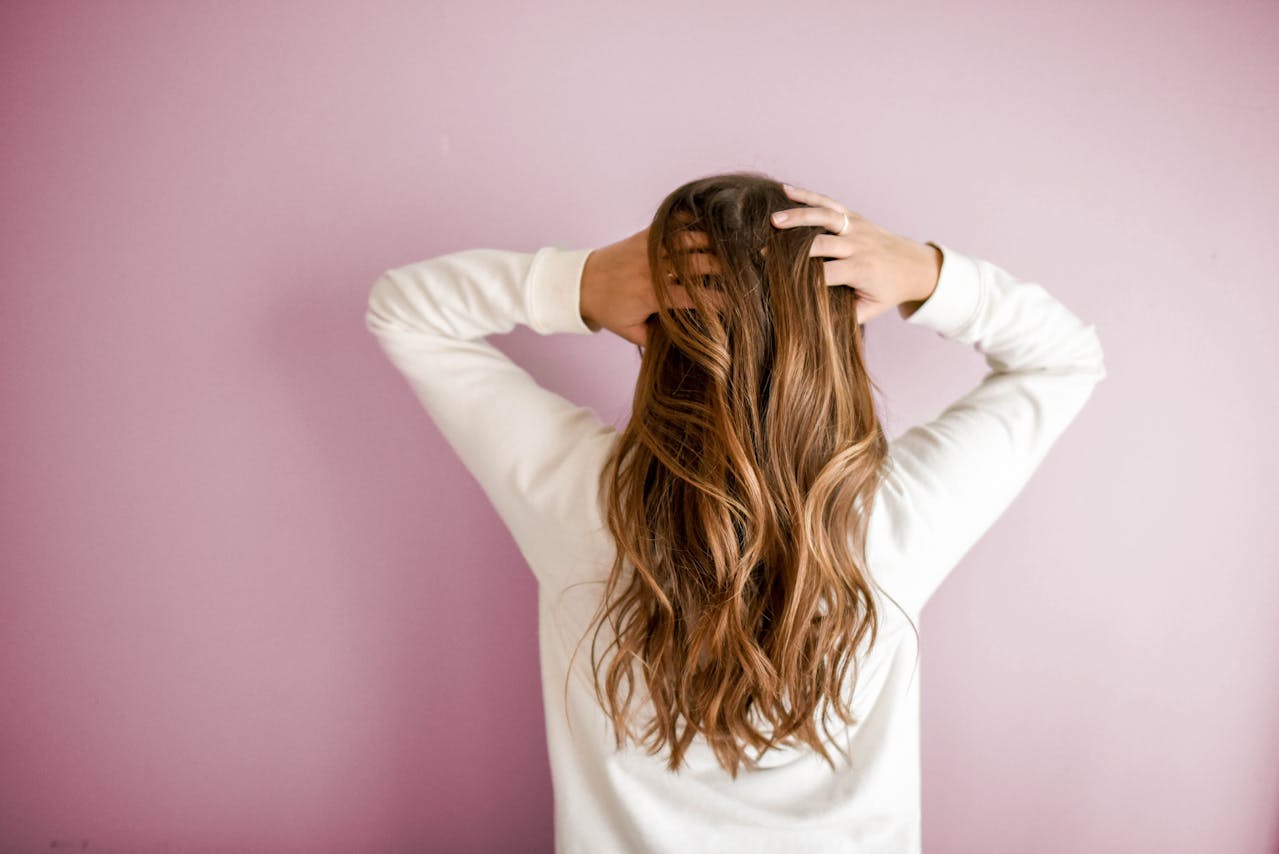 Cos'è l'elasticità dei capelli e 8 consigli per migliorarla