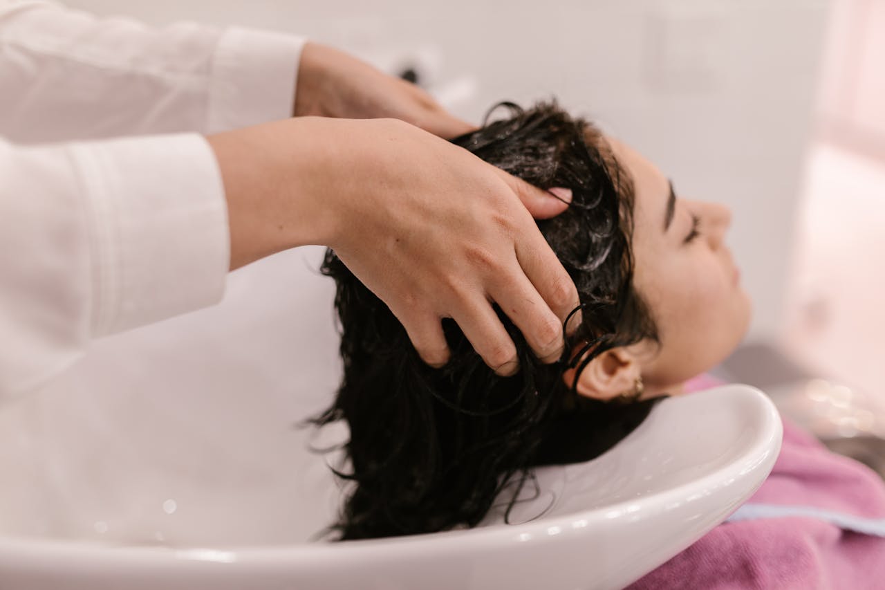 Come mantenere il cuoio capelluto idratato: consigli e beauty routine