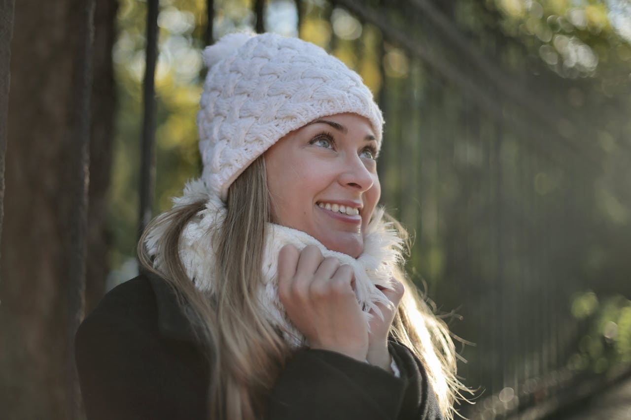 Cura protettiva invernale per capelli naturali (e perché è importante)